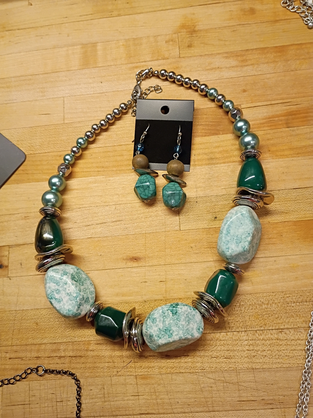 paparazzi Teal and Emerald Stone Statement Necklace with Earrings